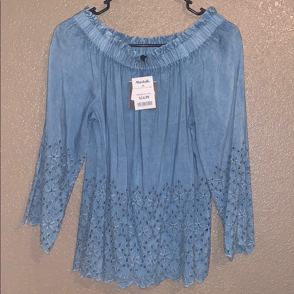 Off the shoulders shirt